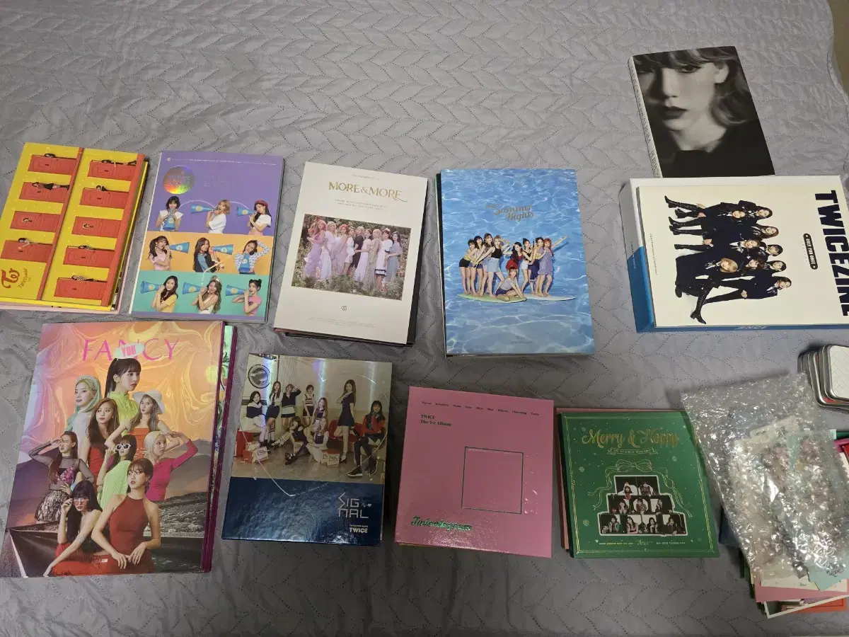 TWICE CD アルバム まとめ TWICE CD まとめ売り - メルカリ